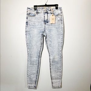 True Craft PLUS High Rise Skinny Acid Wash Jean